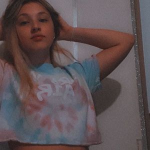 Urban air tie-dye crop tob😋💃🏼